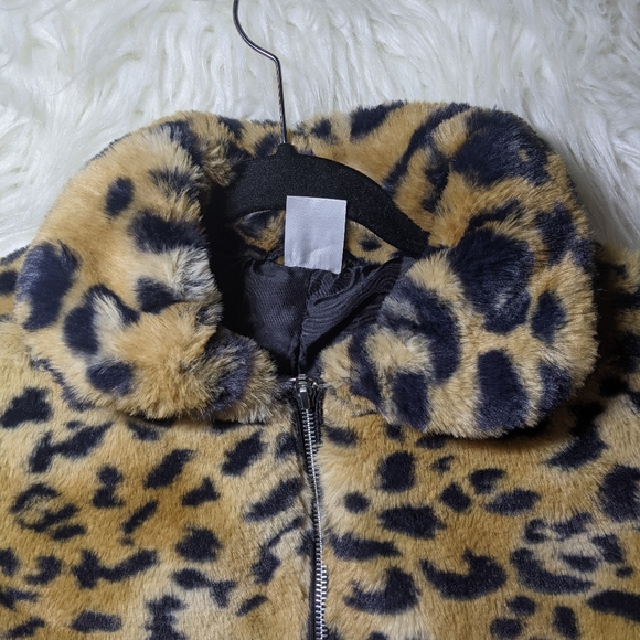 NWT Cheetah Faux Fur Bomber Jacket - Picture 4 of 9